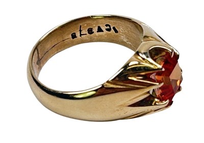 Lot 21 - 9ct Yellow Gold Signet Ring.