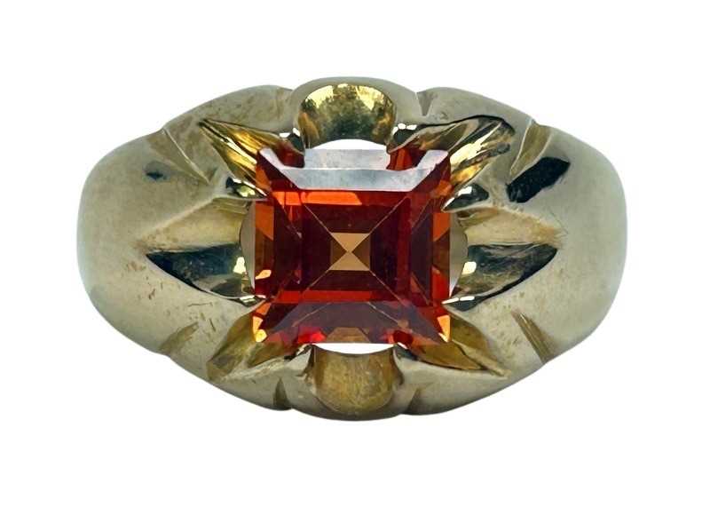 Lot 21 - 9ct Yellow Gold Signet Ring.