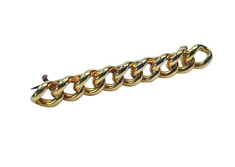 Lot 65 - Curb Link Brooch.
