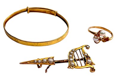 Lot 95 - A Trio of Gold Items.