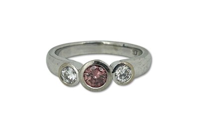 Lot 246 - 18ct Three Stone Diamond Ring.