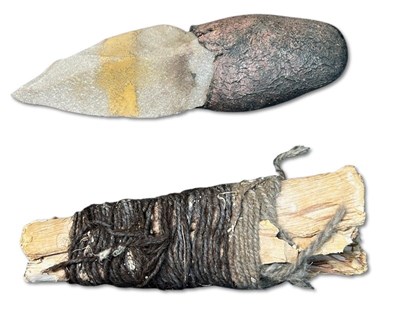 Lot 129 - Old Aboriginal quartz knife, Qty Pirri Points.