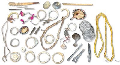 Lot 108 - Collection of Papua New Guinea Personal Ornaments and Adornments.