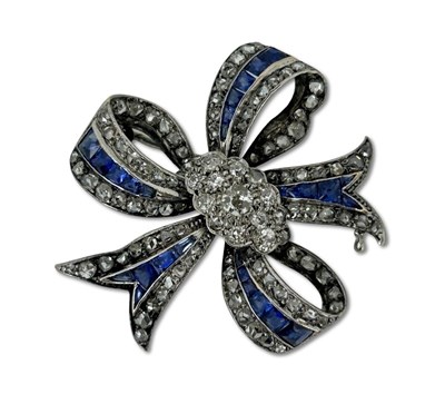 Lot 227 - Diamond & Sapphire Brooch.