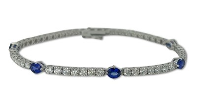 Lot 280 - 18ct White Gold Tennis Bracelet.
