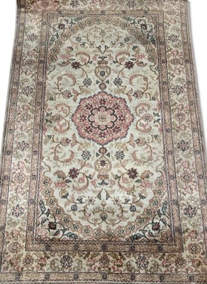 Lot 151 - Tabriz Persian Silk Rug, 94 x 152 cm.