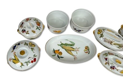 Lot 164 - Royal Worcester Porcelain Dinner Wares, 9pcs.