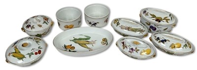Lot 164 - Royal Worcester Porcelain Dinner Wares, 9pcs.