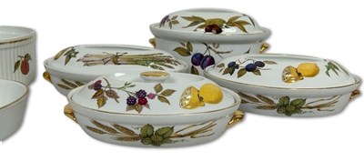 Lot 164 - Royal Worcester Porcelain Dinner Wares, 9pcs.