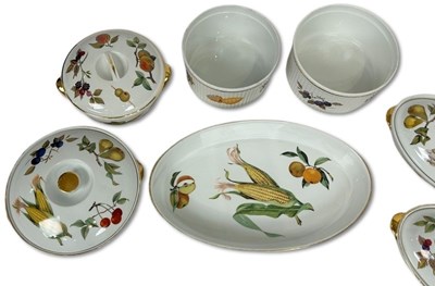 Lot 164 - Royal Worcester Porcelain Dinner Wares, 9pcs.