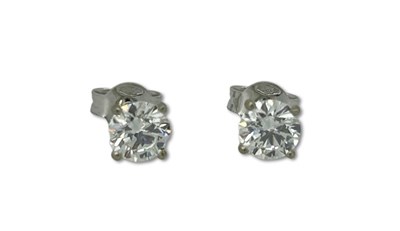 Lot 286 - Diamond Stud Earrings.