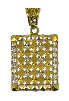 Lot 221 - Yellow Gold Pendant.