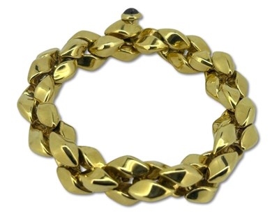 Lot 279 - Decorative Linked Gold Bracelet.