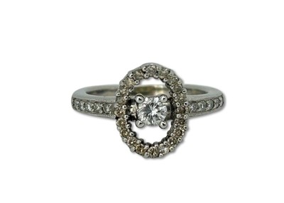 Lot 237 - Diamond Ring.